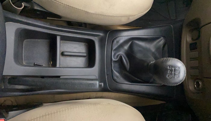 2015 Toyota Innova 2.5 VX 8 STR, Diesel, Manual, 73,050 km, Gear Lever