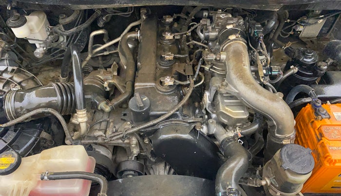 2015 Toyota Innova 2.5 VX 8 STR, Diesel, Manual, 73,050 km, Engine View