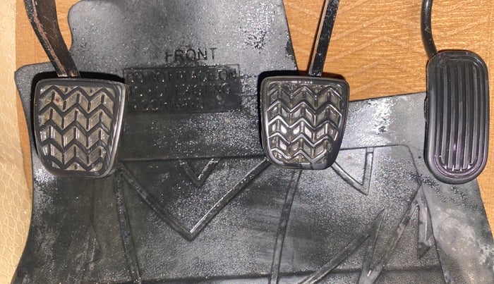 2015 Toyota Innova 2.5 VX 8 STR, Diesel, Manual, 73,050 km, Pedals