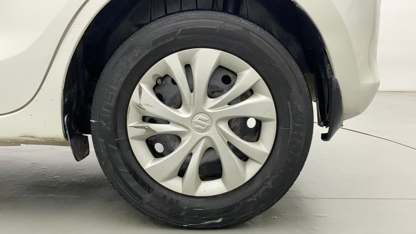 2019 Maruti Swift VXI AMT, CNG, Automatic, 37,541 km, Left Rear Wheel