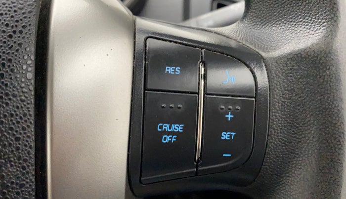 2018 Mahindra XUV500 W7 AT, Diesel, Automatic, 82,113 km, Adaptive Cruise Control
