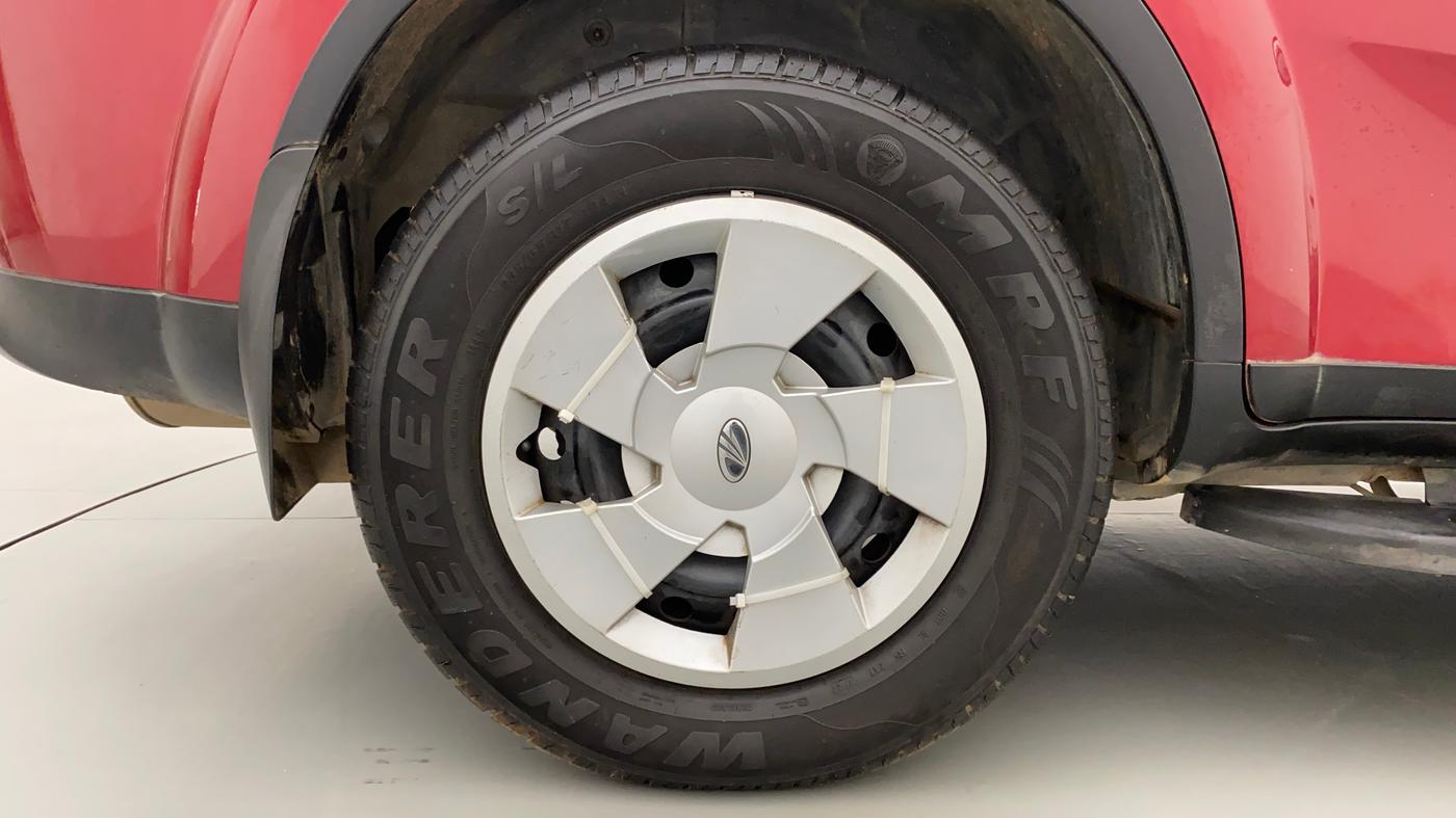 2018 Mahindra XUV500 W7 AT, Diesel, Automatic, 82,113 km, Right Rear Wheel