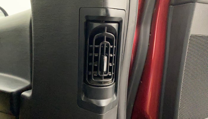 2018 Mahindra XUV500 W7 AT, Diesel, Automatic, 82,113 km, Rear AC Vents