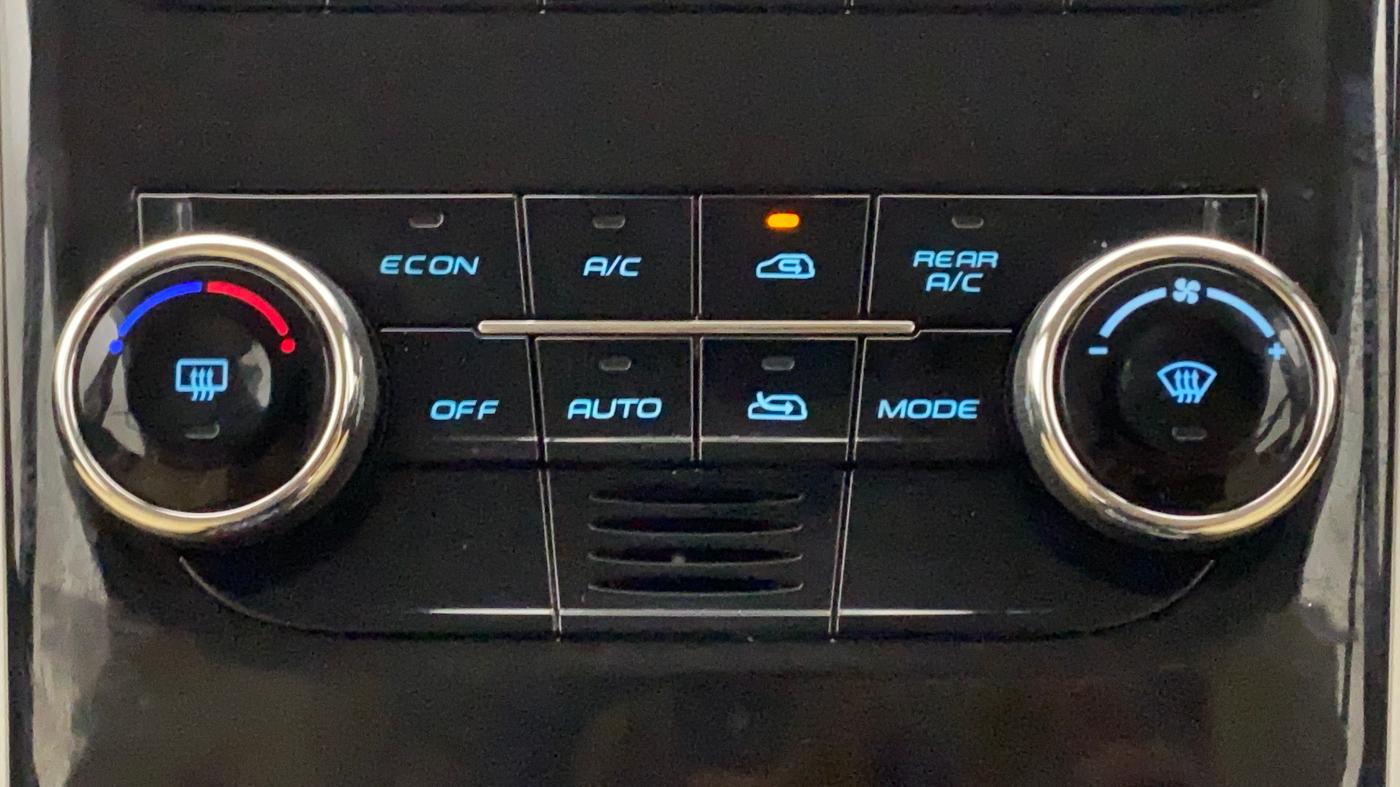 2018 Mahindra XUV500 W7 AT, Diesel, Automatic, 82,113 km, Automatic Climate Control