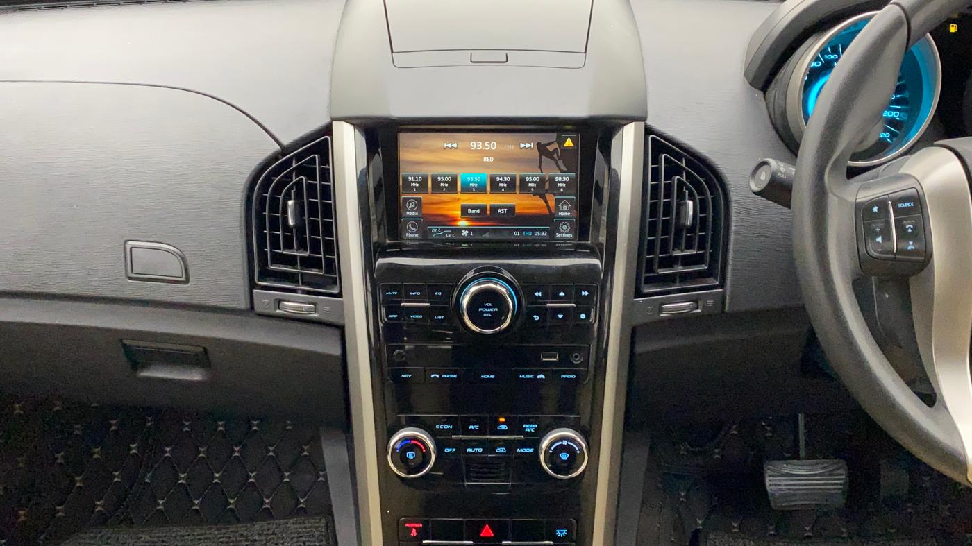 2018 Mahindra XUV500 W7 AT, Diesel, Automatic, 82,113 km, Air Conditioner