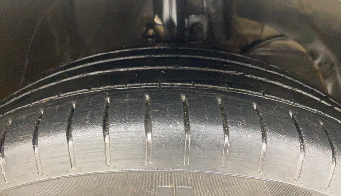 2022 Maruti Swift ZXI, Petrol, Manual, 39,211 km, Right Front Tyre Tread