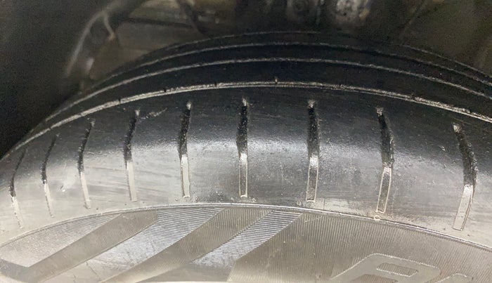 2022 Maruti Swift ZXI, Petrol, Manual, 39,211 km, Left Front Tyre Tread