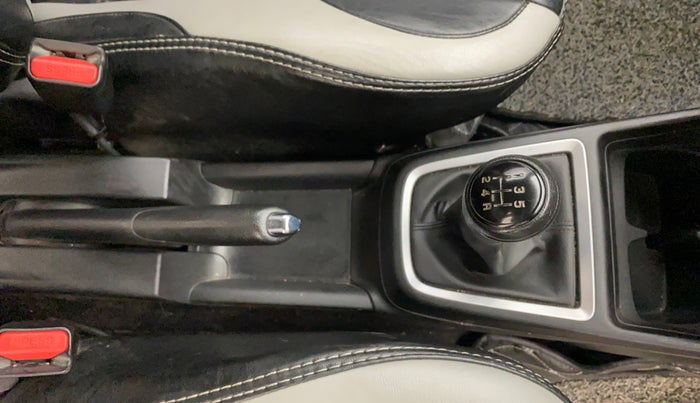 2022 Maruti Swift ZXI, Petrol, Manual, 39,211 km, Gear Lever