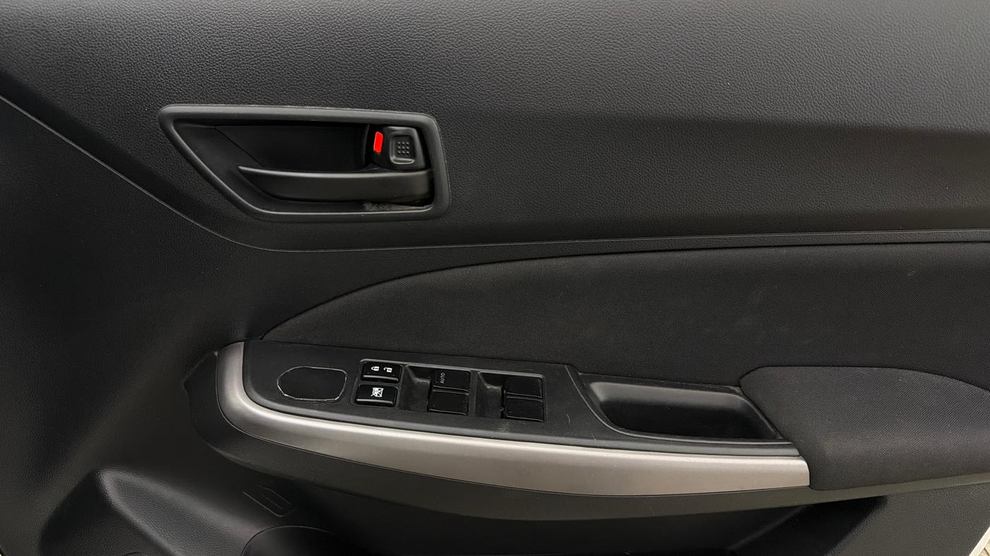 2022 Maruti Swift LXI, Petrol, Manual, 26,708 km, Driver Side Door Panels Control