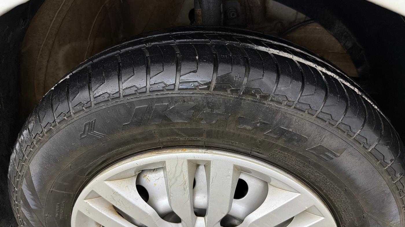 2022 Maruti Swift LXI, Petrol, Manual, 26,708 km, Right Front Tyre Tread