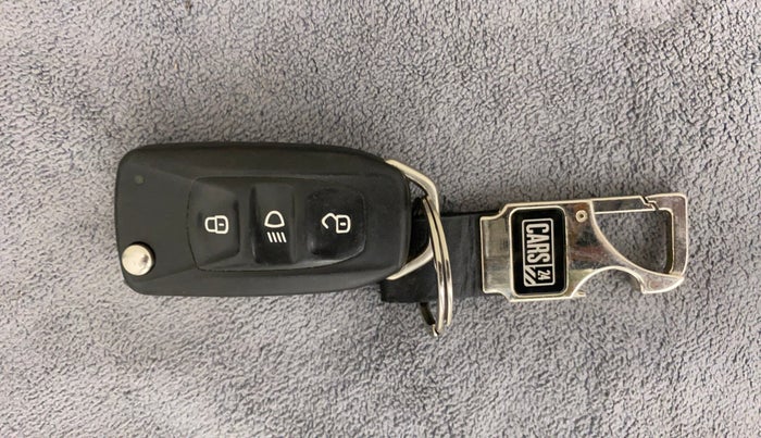 2018 Tata TIAGO NRG PETROL, Petrol, Manual, 35,764 km, Key Close Up