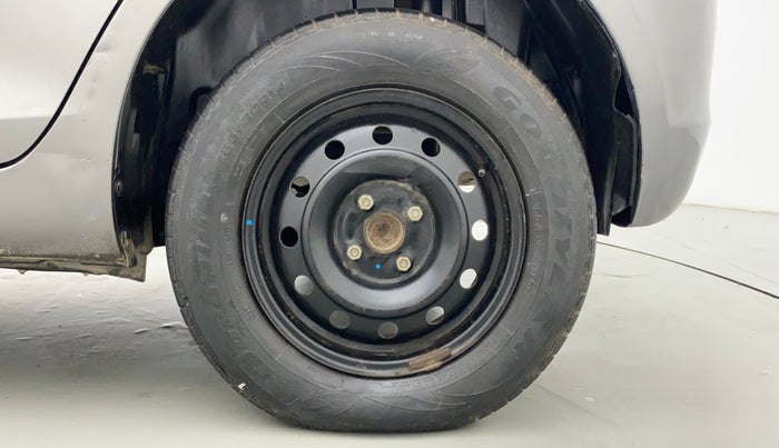2017 Maruti Swift VXI D, Petrol, Manual, 44,710 km, Left Rear Wheel