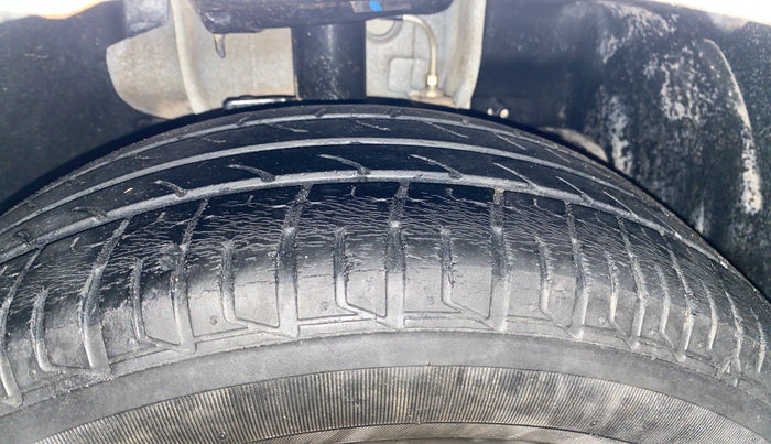 2017 Tata Tiago XT PETROL, Petrol, Manual, 45,432 km, Right Front Tyre Tread