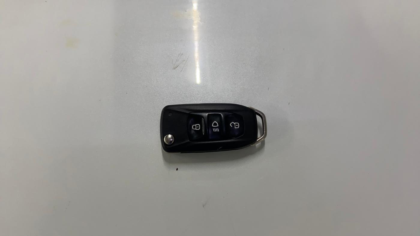 2017 Tata Tiago XT PETROL, Petrol, Manual, 45,432 km, Key Close Up