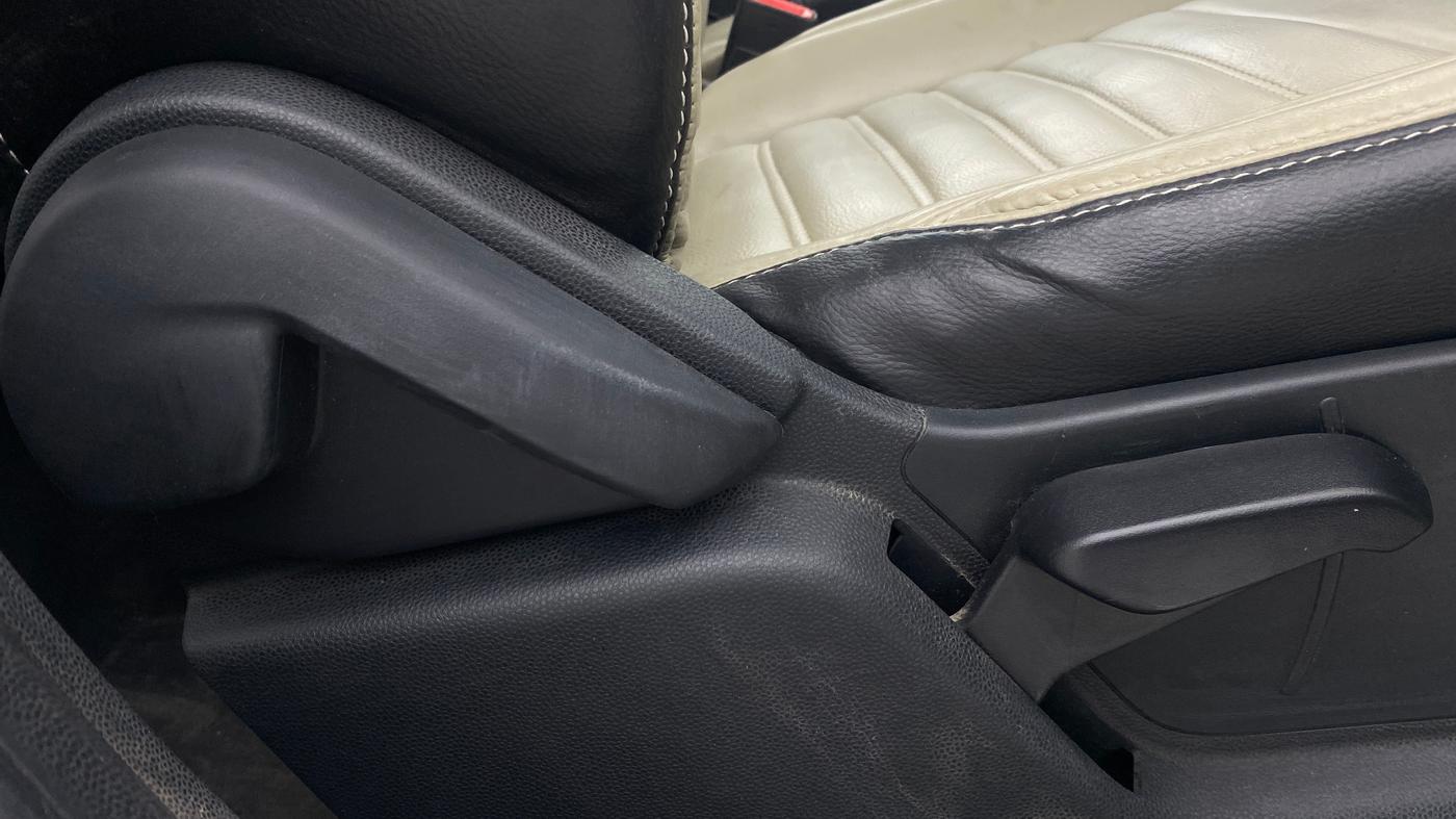 2020 Ford Ecosport TITANIUM 1.5L PETROL AT, Petrol, Automatic, 44,834 km, Driver Side Adjustment Panel