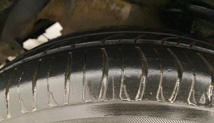 2012 Chevrolet Spark LS 1.0, Petrol, Manual, 71,716 km, Left Front Tyre Tread