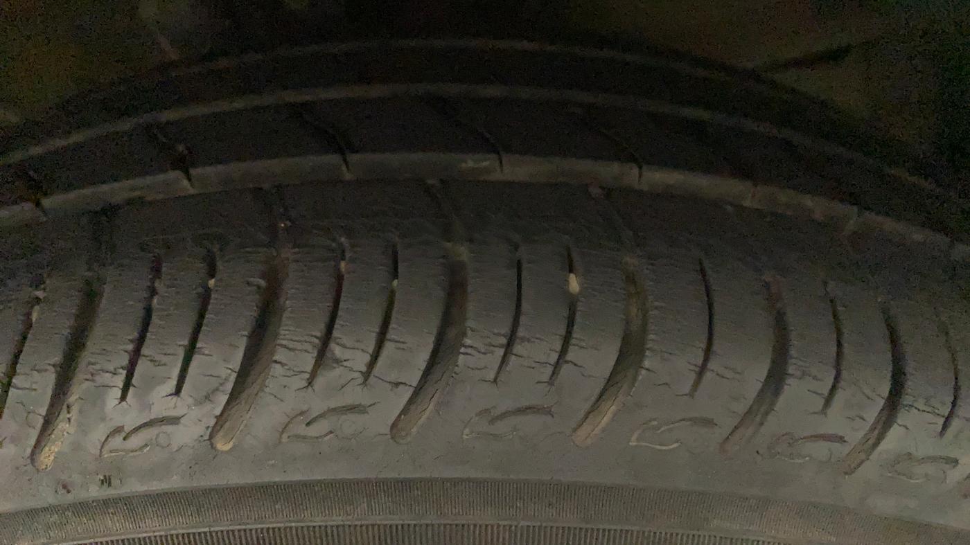 2019 Maruti Baleno DELTA PETROL 1.2, Petrol, Manual, 24,441 km, Left Front Tyre Tread