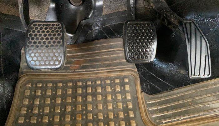 2018 Maruti Alto 800 LXI, Petrol, Manual, 89,853 km, Pedals