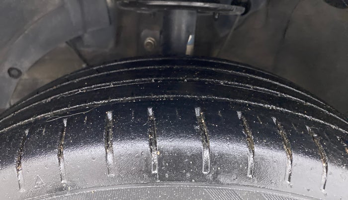 2019 Toyota Glanza V, Petrol, Manual, 35,627 km, Left Front Tyre Tread