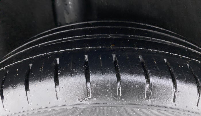 2019 Toyota Glanza V, Petrol, Manual, 35,627 km, Right Rear Tyre Tread