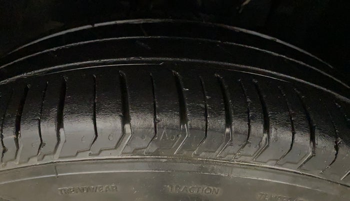 2022 Tata PUNCH ADVENTURE MT, Petrol, Manual, 37,204 km, Left Front Tyre Tread