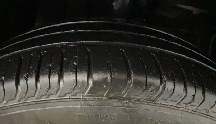 2022 Tata PUNCH ADVENTURE MT, Petrol, Manual, 37,204 km, Right Front Tyre Tread