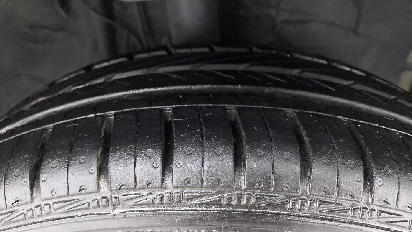 2018 Toyota YARIS G CVT, Petrol, Automatic, 18,903 km, Right Front Tyre Tread