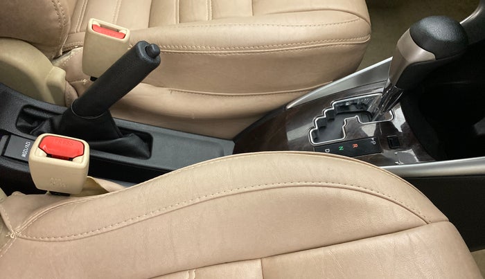 2018 Toyota YARIS G CVT, Petrol, Automatic, 18,903 km, Gear Lever