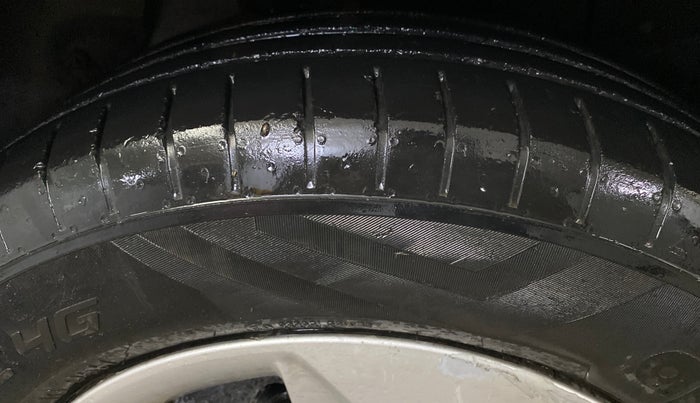 2017 Hyundai Creta E PLUS 1.6 PETROL, Petrol, Manual, 52,408 km, Right Rear Tyre Tread