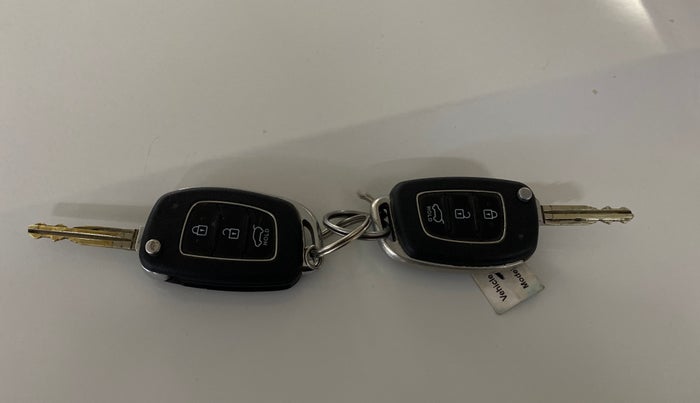 2017 Hyundai Creta E PLUS 1.6 PETROL, Petrol, Manual, 52,408 km, Key Close Up