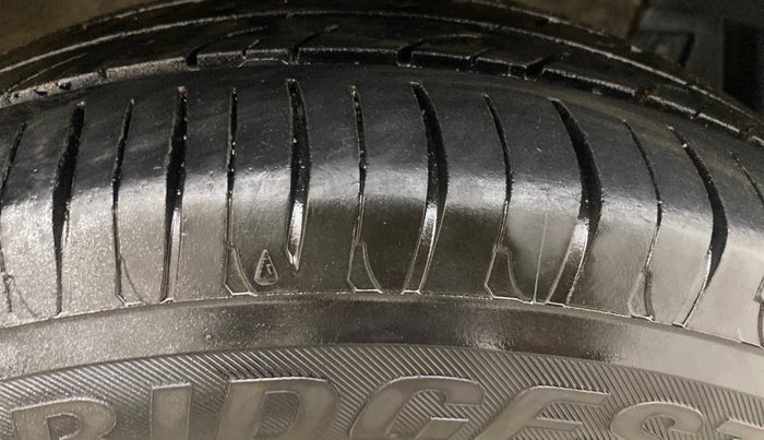 2014 Maruti Swift ZXI, Petrol, Manual, 75,689 km, Right Front Tyre Tread