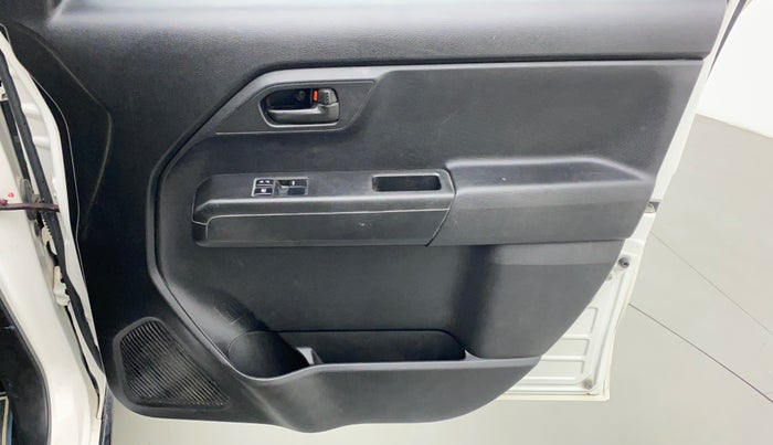 2019 Maruti New Wagon-R 1.0 LXI (O), Petrol, Manual, 57,911 km, Driver Side Door Panels Control