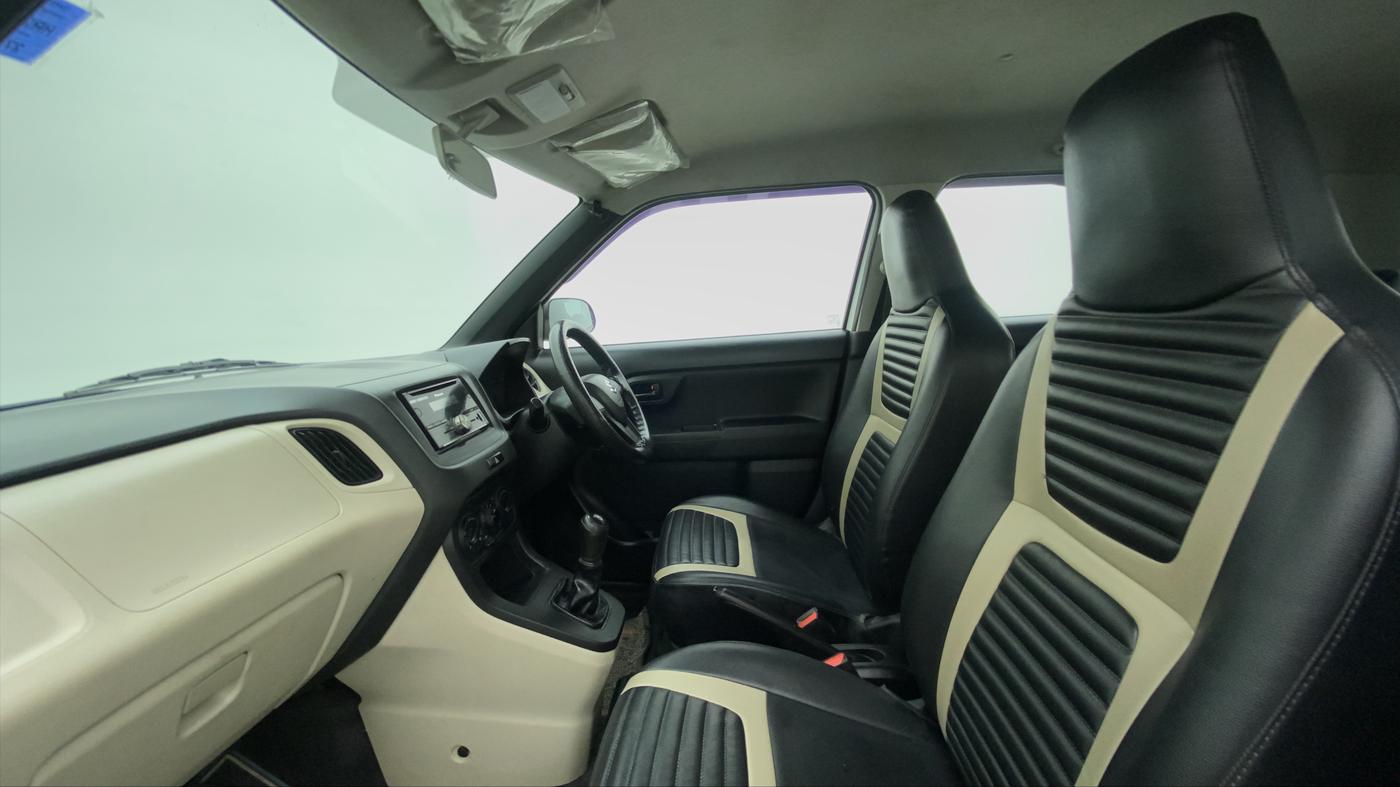 2019 Maruti New Wagon-R 1.0 LXI (O), Petrol, Manual, 57,911 km, Right Side Front Door Cabin
