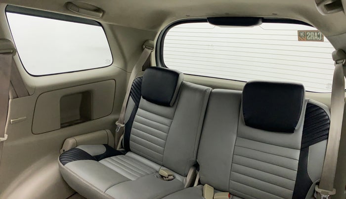 2014 Toyota Innova 2.5 VX 7 STR, Diesel, Manual, 1,05,502 km, Third Seat Row ( optional )
