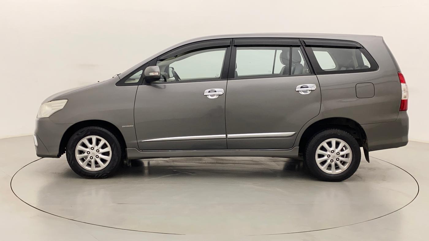 2014 Toyota Innova 2.5 VX 7 STR, Diesel, Manual, 1,05,502 km, Left Side