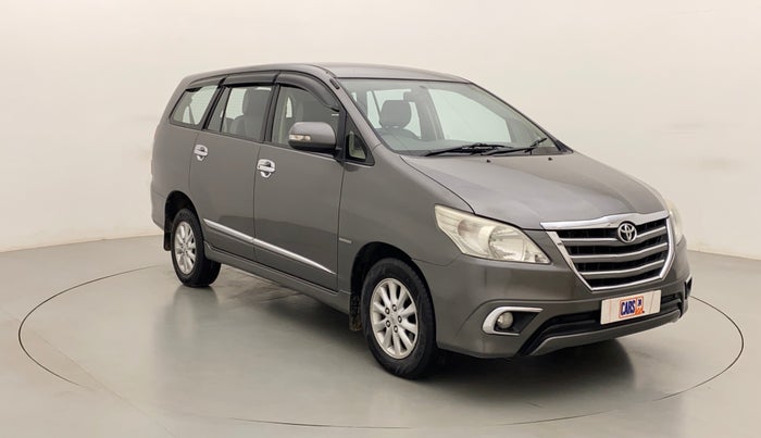 2014 Toyota Innova 2.5 VX 7 STR, Diesel, Manual, 1,05,502 km, Right Front Diagonal