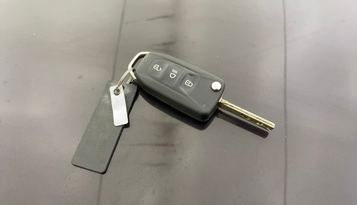 2022 Tata Tiago XZ PLUS CNG, CNG, Manual, 57,985 km, Key Close Up