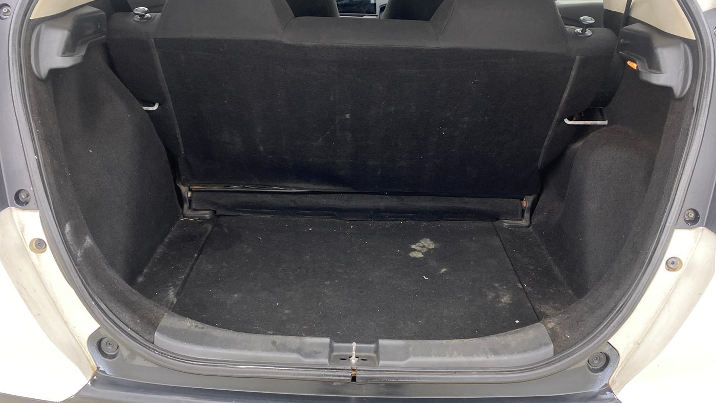 2018 Honda WR-V 1.5L I-DTEC VX MT, Diesel, Manual, 1,20,365 km, Boot Inside