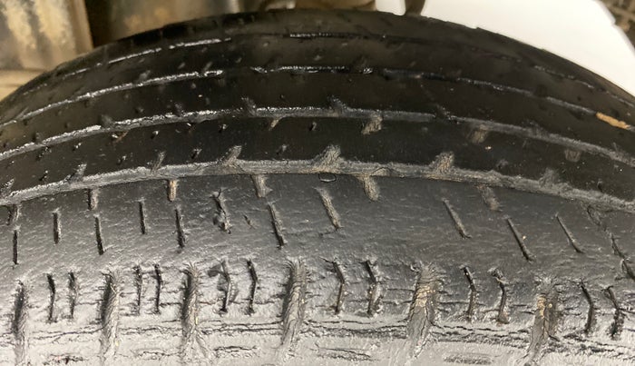 2014 Maruti Alto K10 VXI P, Petrol, Manual, 77,135 km, Left Rear Tyre Tread