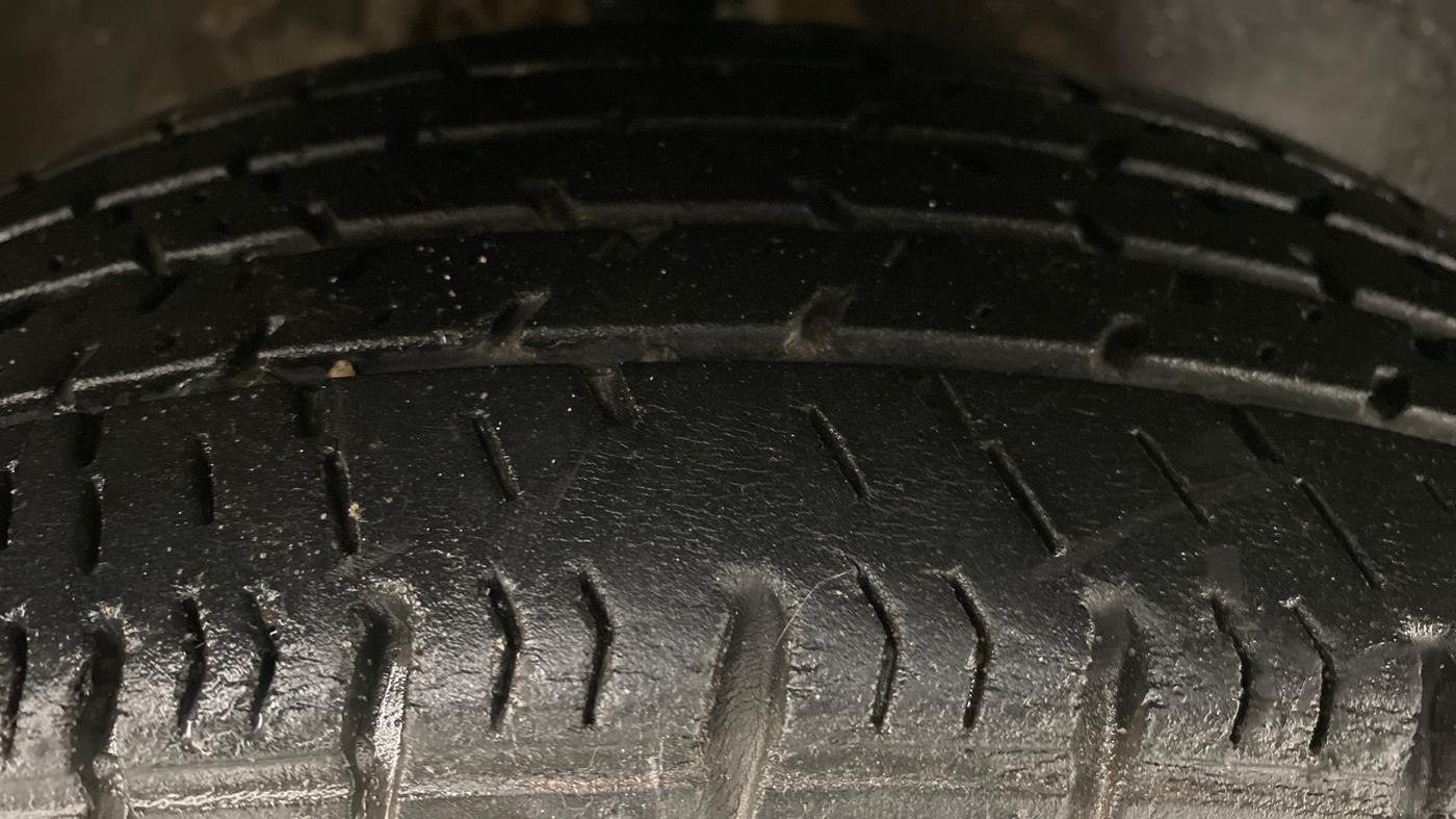 2014 Maruti Alto K10 VXI P, Petrol, Manual, 77,135 km, Right Front Tyre Tread
