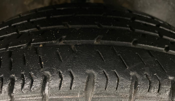 2014 Maruti Alto K10 VXI P, Petrol, Manual, 77,135 km, Right Front Tyre Tread