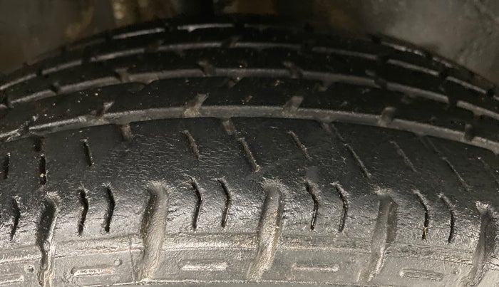 2014 Maruti Alto K10 VXI P, Petrol, Manual, 77,135 km, Left Front Tyre Tread