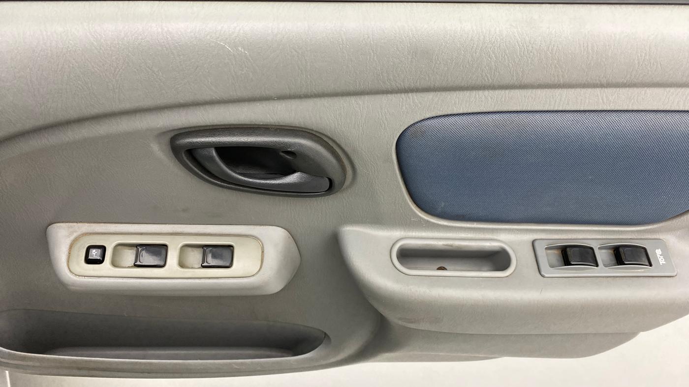 2014 Maruti Alto K10 VXI P, Petrol, Manual, 77,135 km, Driver Side Door Panels Control