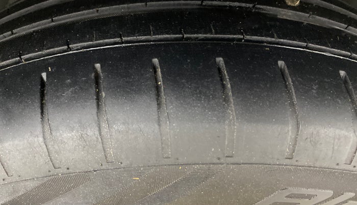 2014 Volkswagen Polo HIGHLINE DIESEL, Diesel, Manual, 58,909 km, Left Rear Tyre Tread