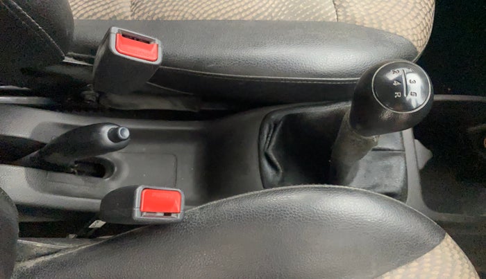 2016 Hyundai Eon MAGNA +, Petrol, Manual, 27,448 km, Gear Lever