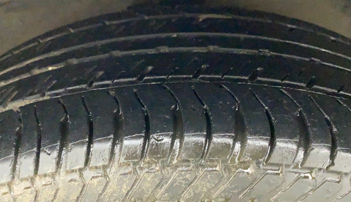 2011 Hyundai i20 SPORTZ 1.2, Petrol, Manual, 53,580 km, Left Front Tyre Tread