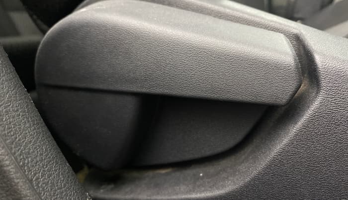2021 Nissan MAGNITE XE, Petrol, Manual, 38,741 km, Driver Side Adjustment Panel