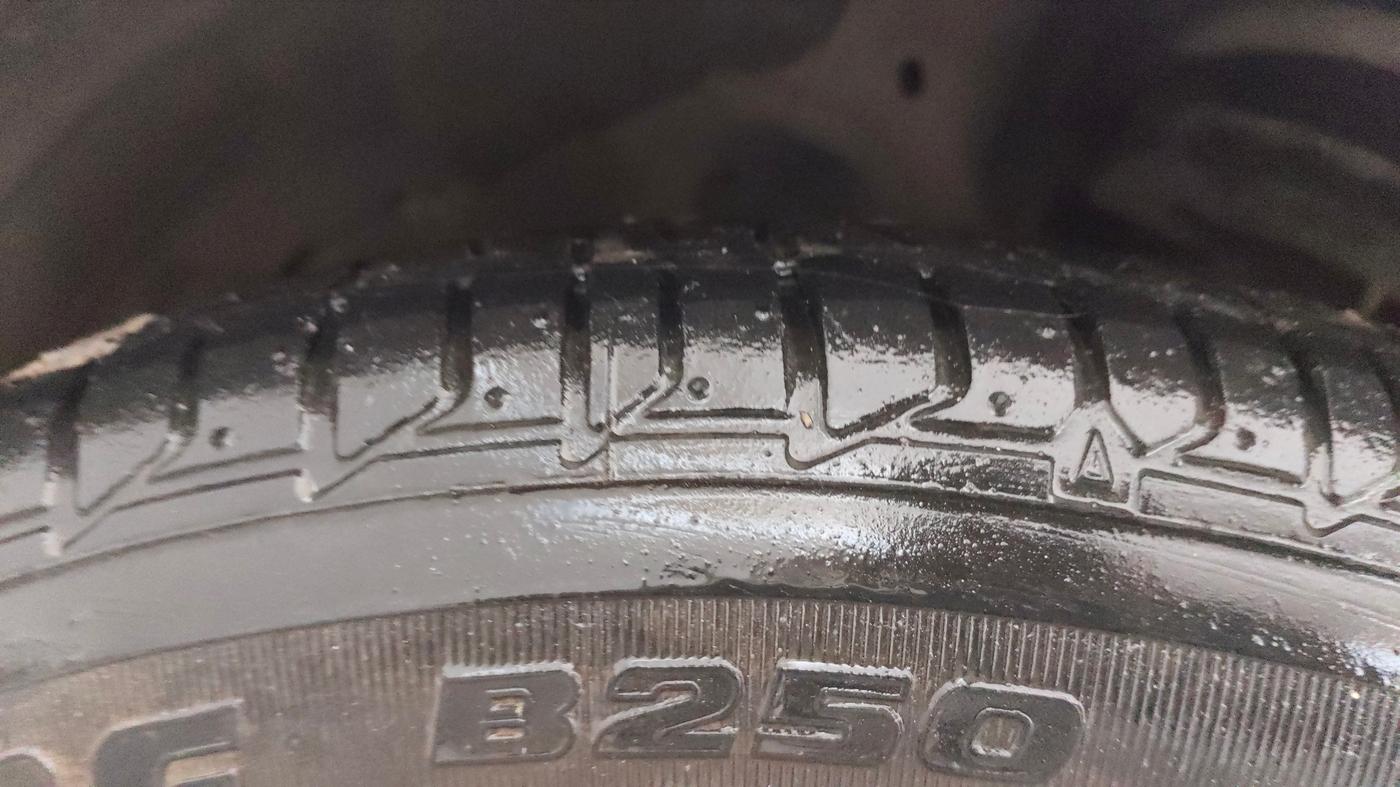 2014 Hyundai Verna FLUIDIC 1.6 CRDI SX OPT AT, Diesel, Automatic, 74,245 km, Left Front Tyre Tread
