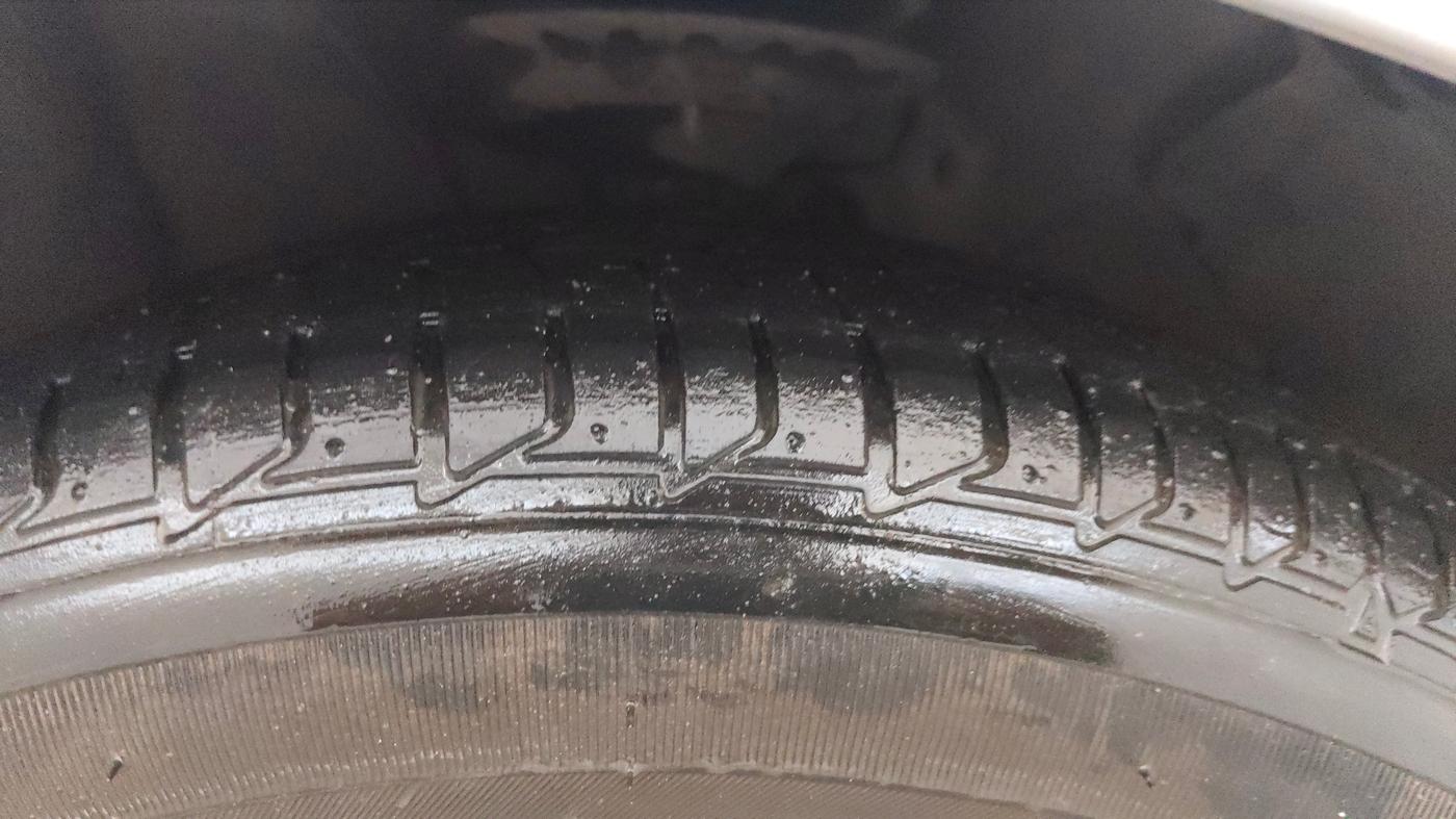 2014 Hyundai Verna FLUIDIC 1.6 CRDI SX OPT AT, Diesel, Automatic, 74,245 km, Right Front Tyre Tread