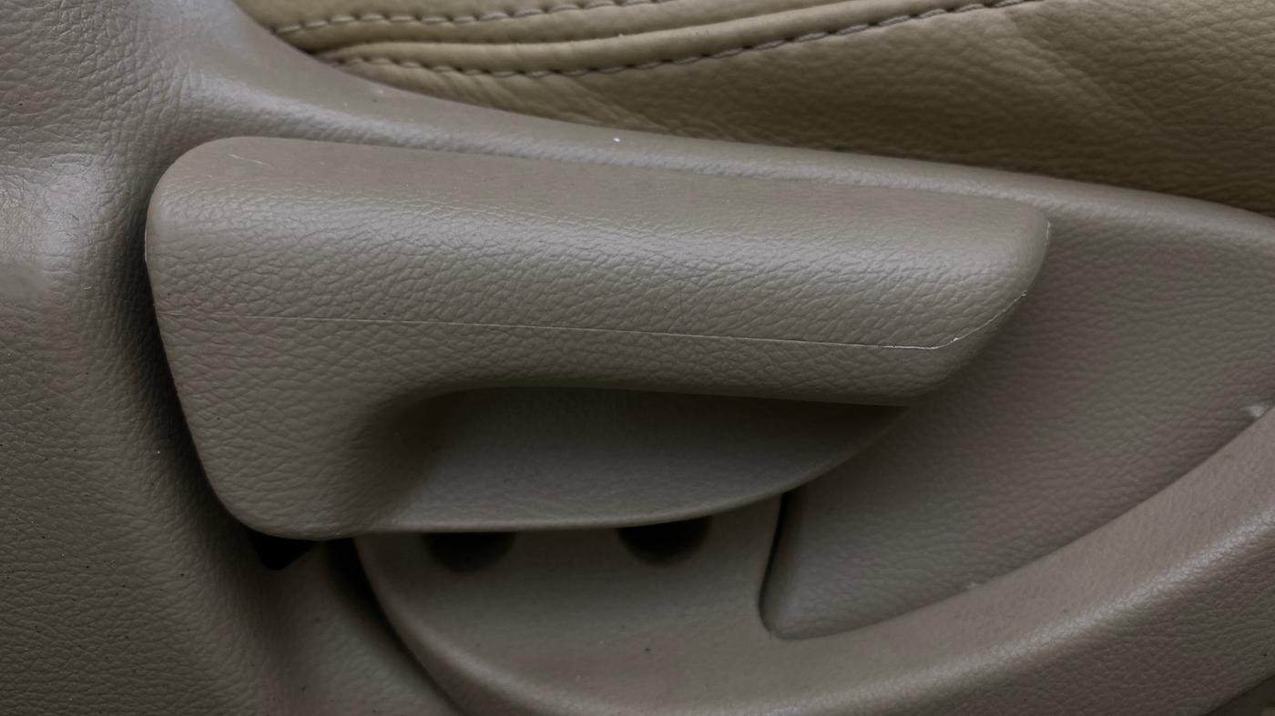 2015 Honda Amaze 1.2L I-VTEC S, Petrol, Manual, 64,498 km, Driver Side Adjustment Panel